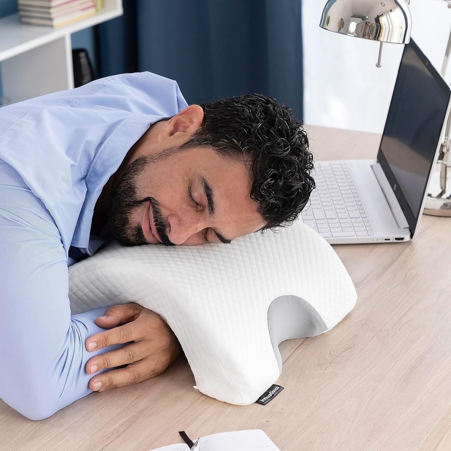 InnovaGoods - Almohada cervical viscoelástica para parejas, Diseño ergonómico para el relax en pareja, Viscoelástica para aliviar la presión, Funda desenfundable, Blanco, 36 x 12,5 x 30,5 cm, Viscoelástica
