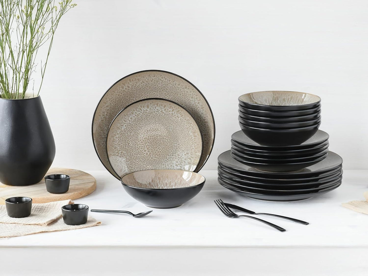 CreaTable, 24464, Serie Malmö Beige, Vajilla de 18 piezas para 6 personas, Juego de platos de gres, Apto para lavavajillas y microondas, Fabricación de calidad