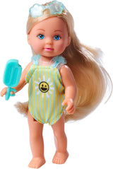 Simba Evi Love Travel, 2 modelos surtidos, Solo se entregará UN artículo, Muñeca en una maleta con ruedas, Lleva un traje de baño con volantes, Incluye gafas de sol y helado, 12 cm, Edades 3+