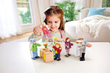Hape Doll Family Juego de casa de muñecas galardonado, accesorios únicos de madera para casa de muñecas, juego imaginativo, 6 miembros de la familia de muñecas, a partir de 3 años