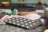 CSB111 Antihaftbeschichtete Mini-Muffinform Mit 24 Löchern Aus Karbonstahl, Edelstahl, Plata, 39,4 X 24,6 X 2,1 Cm Moldes y bandejas para repostería Naty Shop