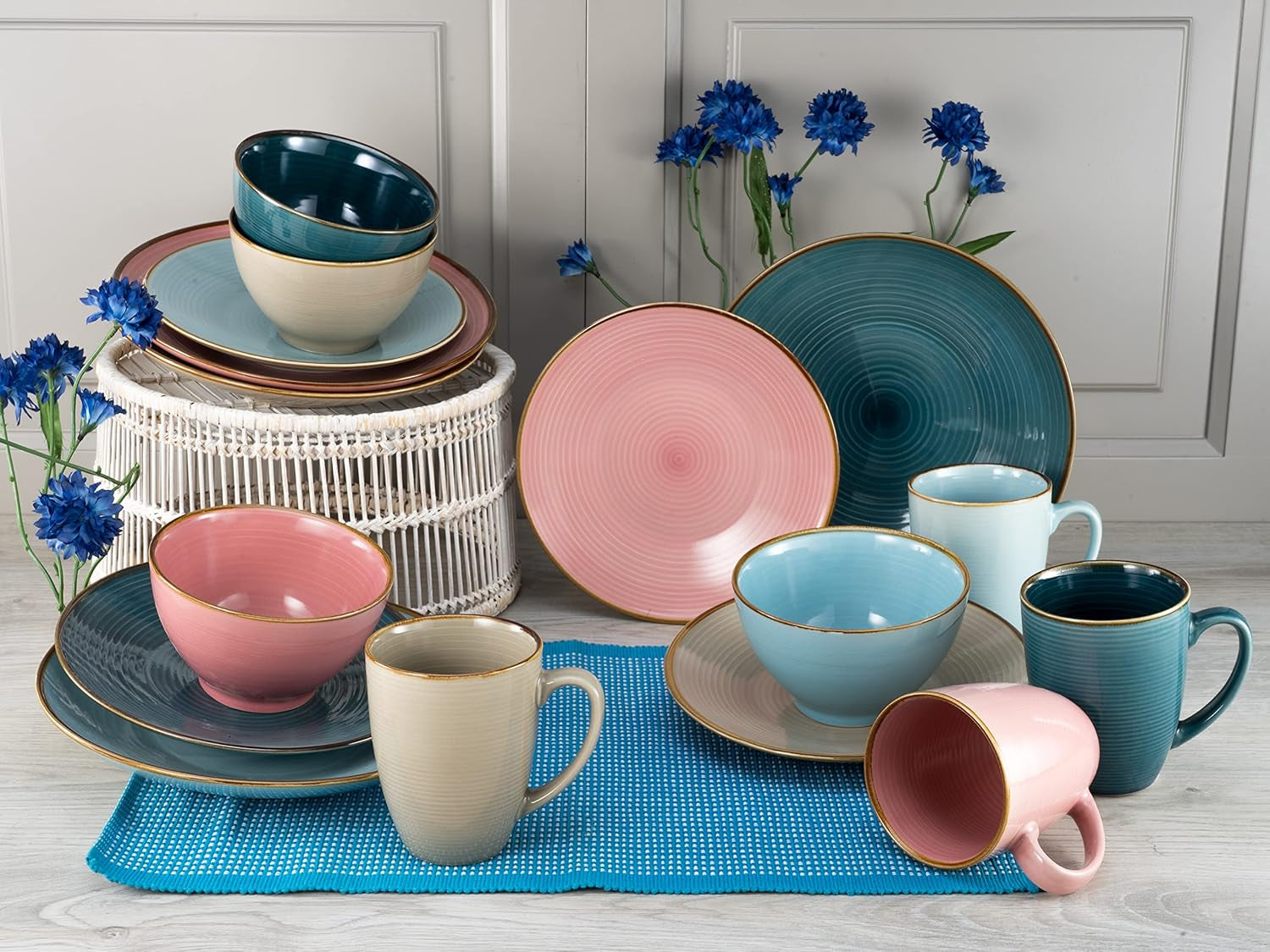 CreaTable, 22506, serie COZY DAY, juego de vajilla de 16 piezas para 4, servicio combinado de porcelana, apto para lavavajillas y microondas, fabricación de calidad