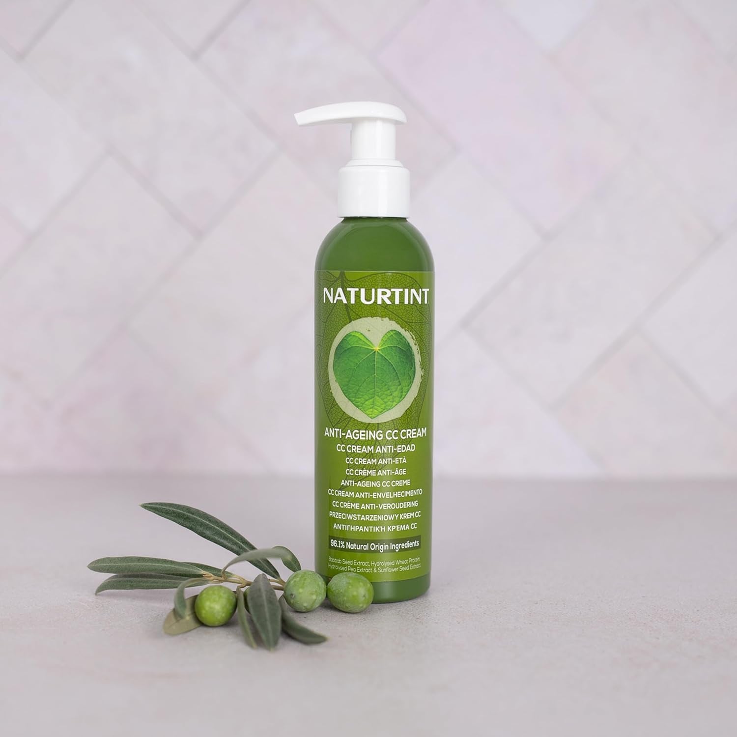 Crema CC con tinte natural. Mascarilla capilar sin enjuague. Para cabello seco y dañado. Repara e hidrata. 96% ingredientes naturales. Mascarilla capilar Naty Shop 200ml