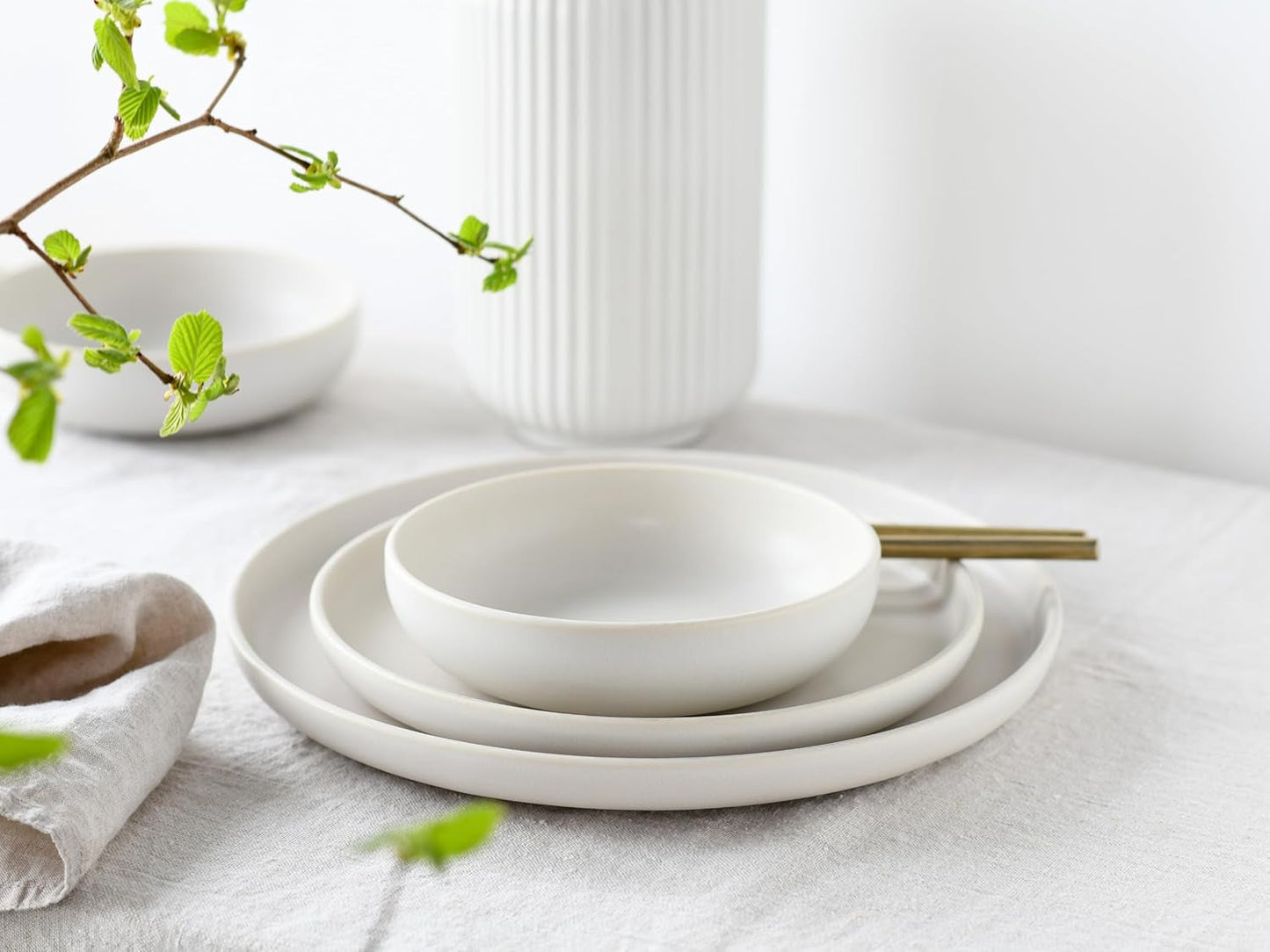 CreaTable, 33065, Vajilla Serie Uno Amarillo-Blanco de 12 Piezas, Juego de Platos de Porcelana, Apto para Lavavajillas y Microondas, Hecho en Portugal