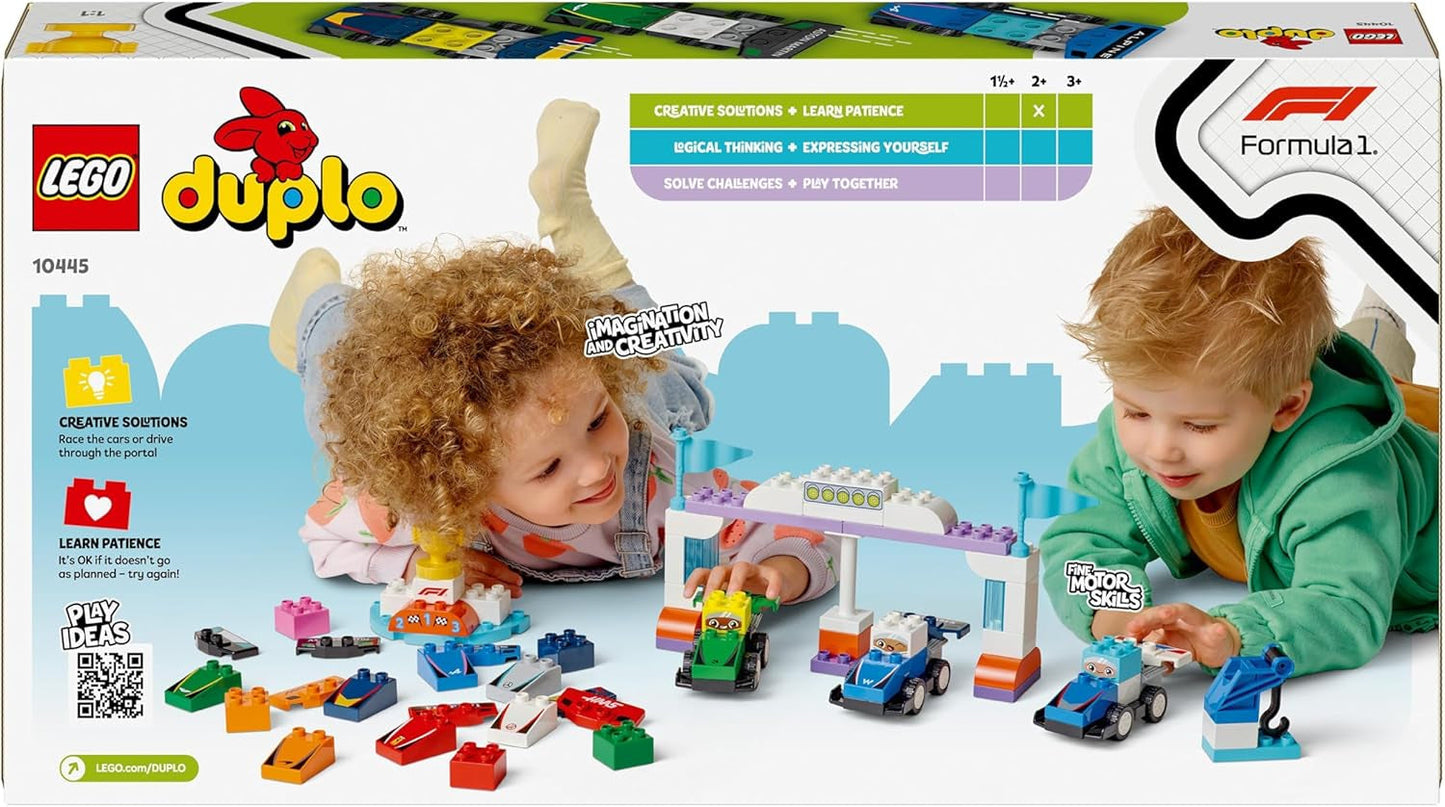 LEGO DUPLO Town Coches de carreras del equipo F1 con corredores, juguete de construcción para toda la familia, experiencia de juego imaginativo, regalo de cumpleaños para niños pequeños, niños y niñas a partir de 2 años 10445 Juegos de construcción Besuche den LEGO-Store