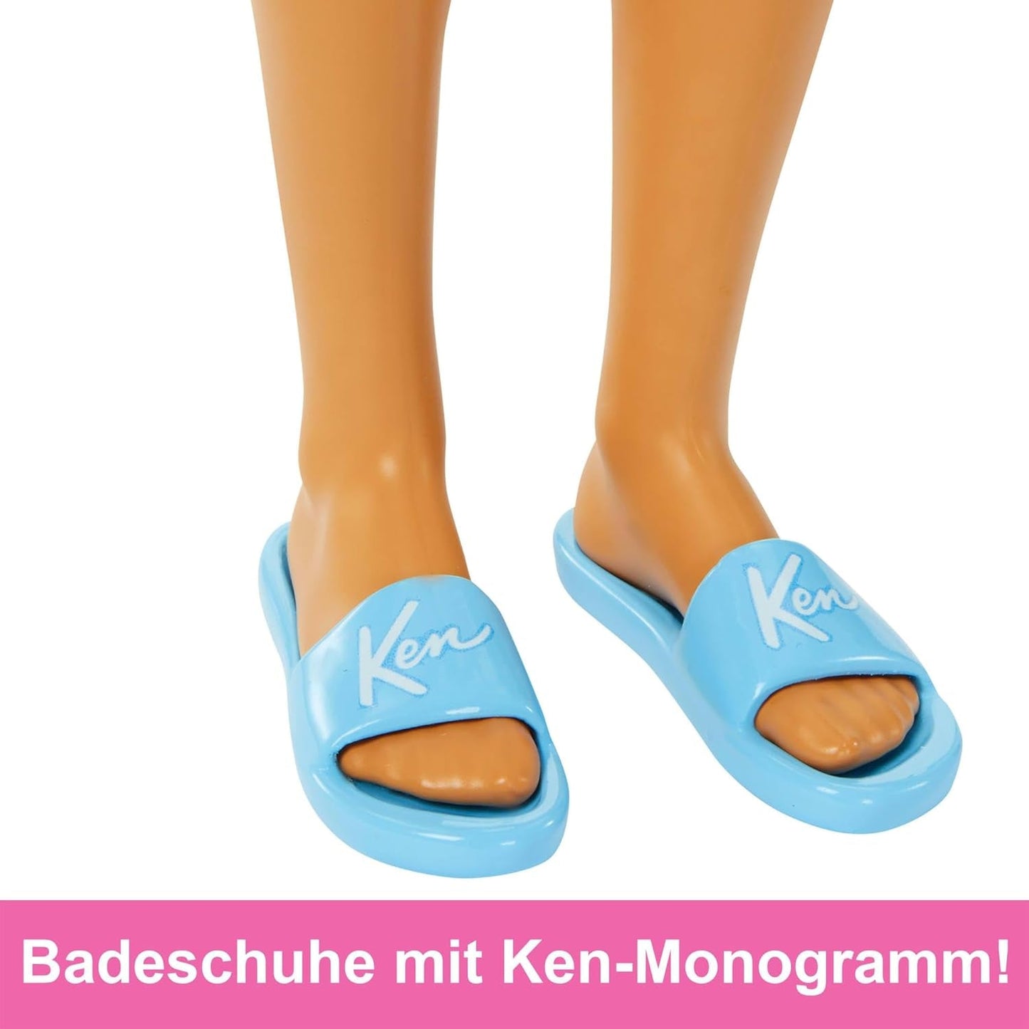 Barbie Ken - Muñeca rubia con camisa azul y delantal de baño, accesorios de playa y pelota de playa para juegos creativos, a partir de 3 años, HPL74