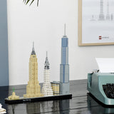 LEGO Architecture Set de la Ciudad de Nueva York, Kit de Modelo Skyline con World Trade Center y Estatua de la Libertad, Manualidades para Adultos, Decoraciones para el hogar y la Oficina, Regalos para Mujeres y Hombres 21028 Juegos de construcción Besuche den LEGO-Store