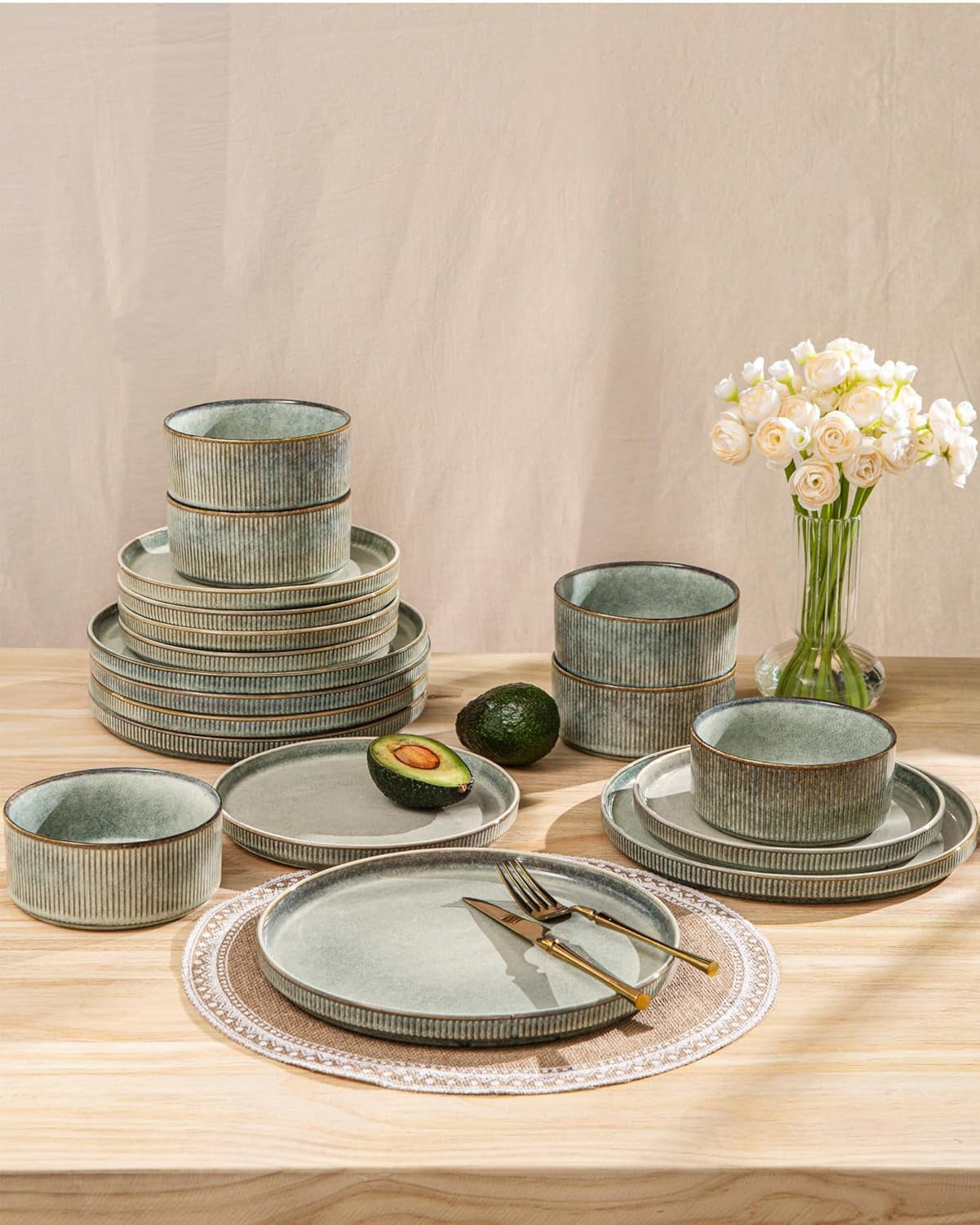 GBhome Juego de vajilla de cerámica para 6 personas, 18 piezas, vajilla de porcelana hecha a mano con esmalte reactivo, apto para microondas y lavavajillas, juego de cuencos y platos