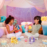 Muñeca Rainbow High Junior High PJ Party - Violeta - 22 cm con mono mullido, zapatillas y accesorios de juego - Juguete para niños - Ideal para 4-12 años