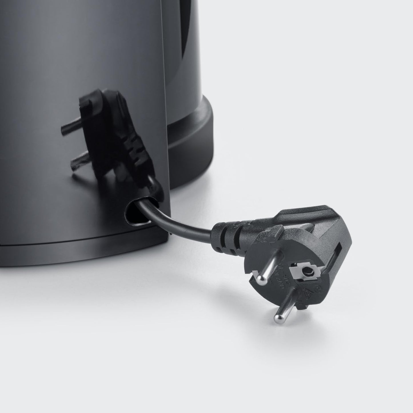 SEVERIN Cafetera de filtro con jarra térmica, cafetera de hasta 8 tazas, atractiva cafetera de filtro con jarra aislada, negra, 1 litro, KA 9306