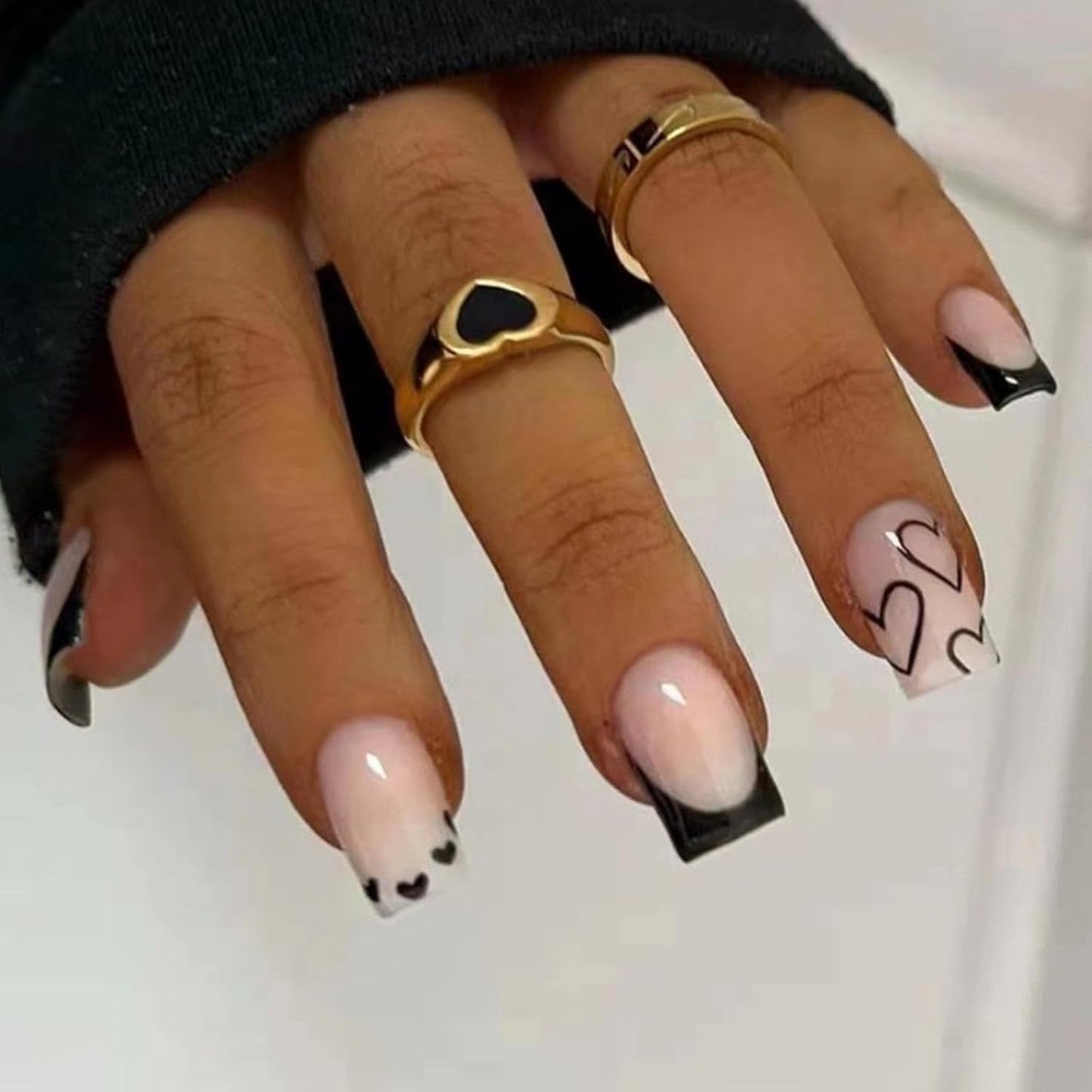 24 Uds. Uñas postizas con punta francesa cuadrada corta, diseño de corazón blanco, uñas acrílicas negras, cubierta completa