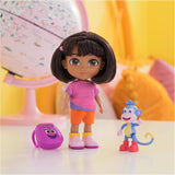 DORA - Muñeca Best Friend - Tamaño 22 cm, con pelo peinable, cartera y botas de mono, conocida por la popular serie de televisión, para niños a partir de 3 años