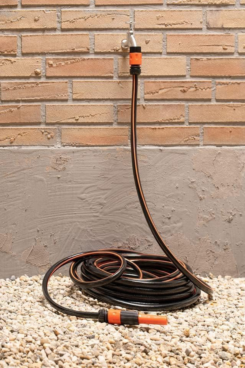 Manguera de Jardín BLACK+DECKER 15 metros - Ø13MM - PVC duradero - Regar el jardín, lavar el coche, llenar la piscina - Compatible con cualquier grifo estándar - Negro/Naranja