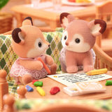 Sylvanian Families 5800 Ciervos Gemelos, Juego de Figuras de Animales, Figuras de Animales del Bosque, Juguete para Edades de 3 años en adelante