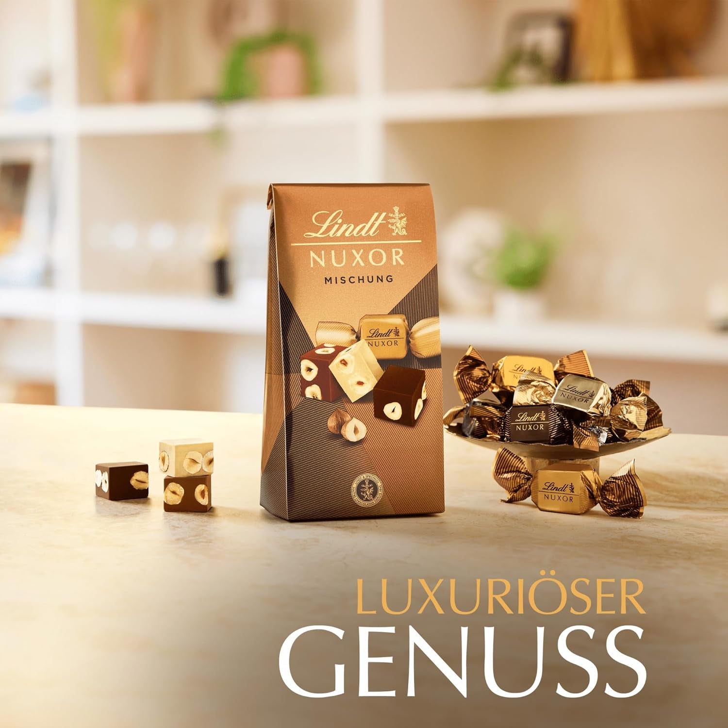 Chocolate Lindt | Mezcla para bolso NUXOR | 103g | Cubitos de Chocolate Cremoso Gianduja en Tres Surtidos con Avellanas Enteras Tostadas | regalo de chocolate