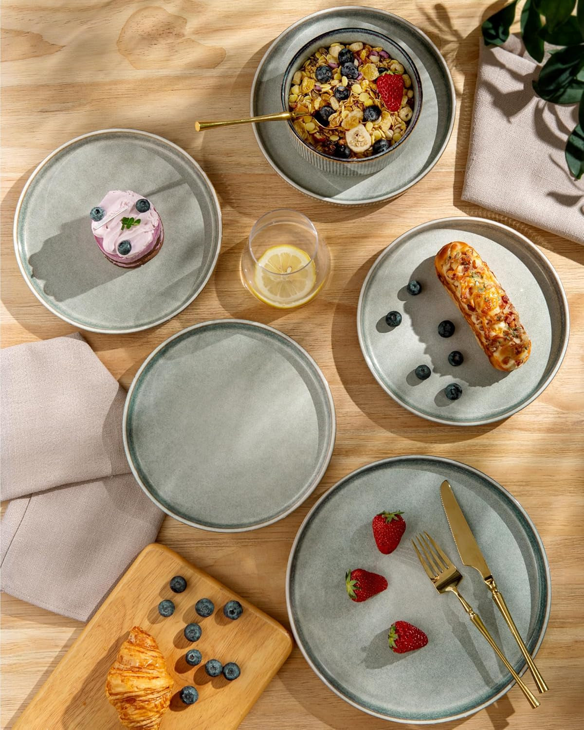 GBhome Juego de vajilla de cerámica para 6 personas, 18 piezas, vajilla de porcelana hecha a mano con esmalte reactivo, apto para microondas y lavavajillas, juego de cuencos y platos