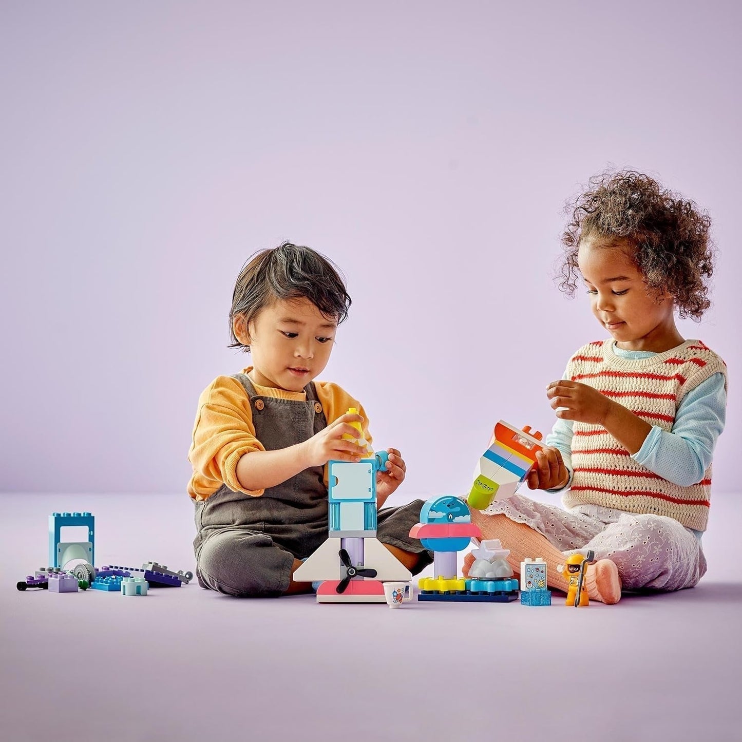 LEGO DUPLO Transbordador espacial 3 en 1 Juego espacial de muchas aventuras Cohete de juguete para niños Juguete científico de construcción Desarrollo temprano de habilidades motoras Regalo para niños de 3 años 10422 Juegos de construcción Beuche den LEGO-Store