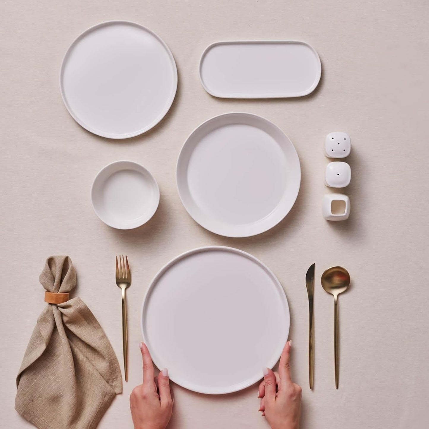 Juego de vajilla Karaca Stream Bone Bomo para 12 personas, juego de platos cuadrados elegantes, vajilla de porcelana blanca elegante