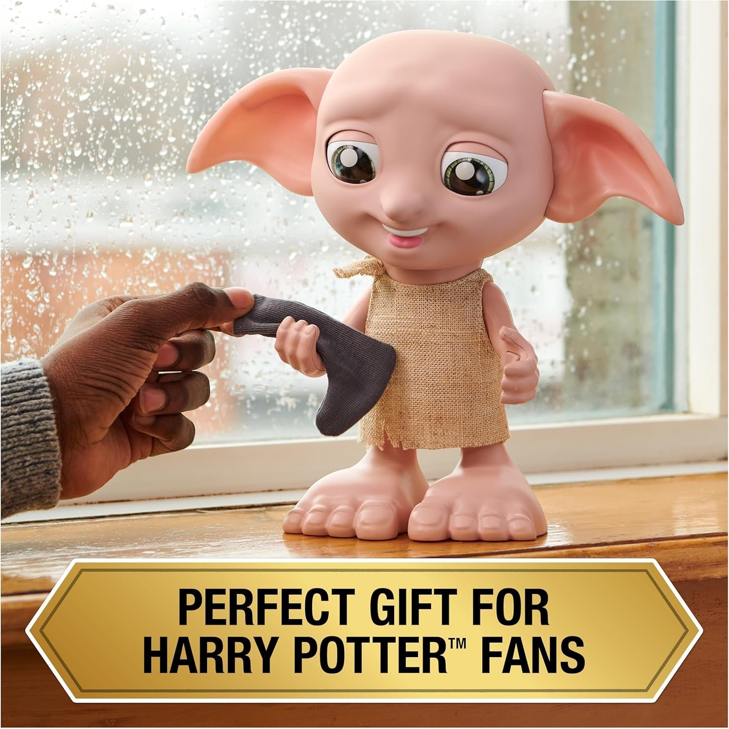 Spin Master 6067280 Wizarding World Harry Potter Magical Interactive Dobby Elf Sock Doll, más de 30 sonidos y frases, 21,6 cm, juguete para niños, negro