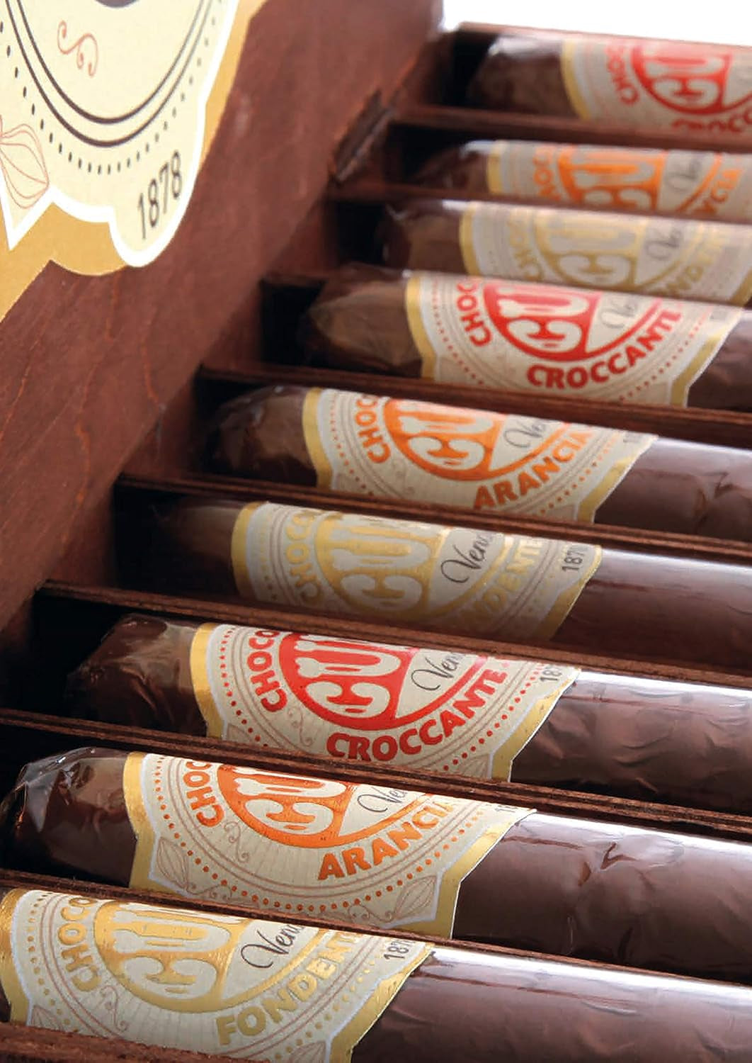 Venchi - Chocolate con leche y chocolate negro 56% puro con piel de naranja siciliana confitada, 100 g, sin gluten, sin colorantes ni conservantes