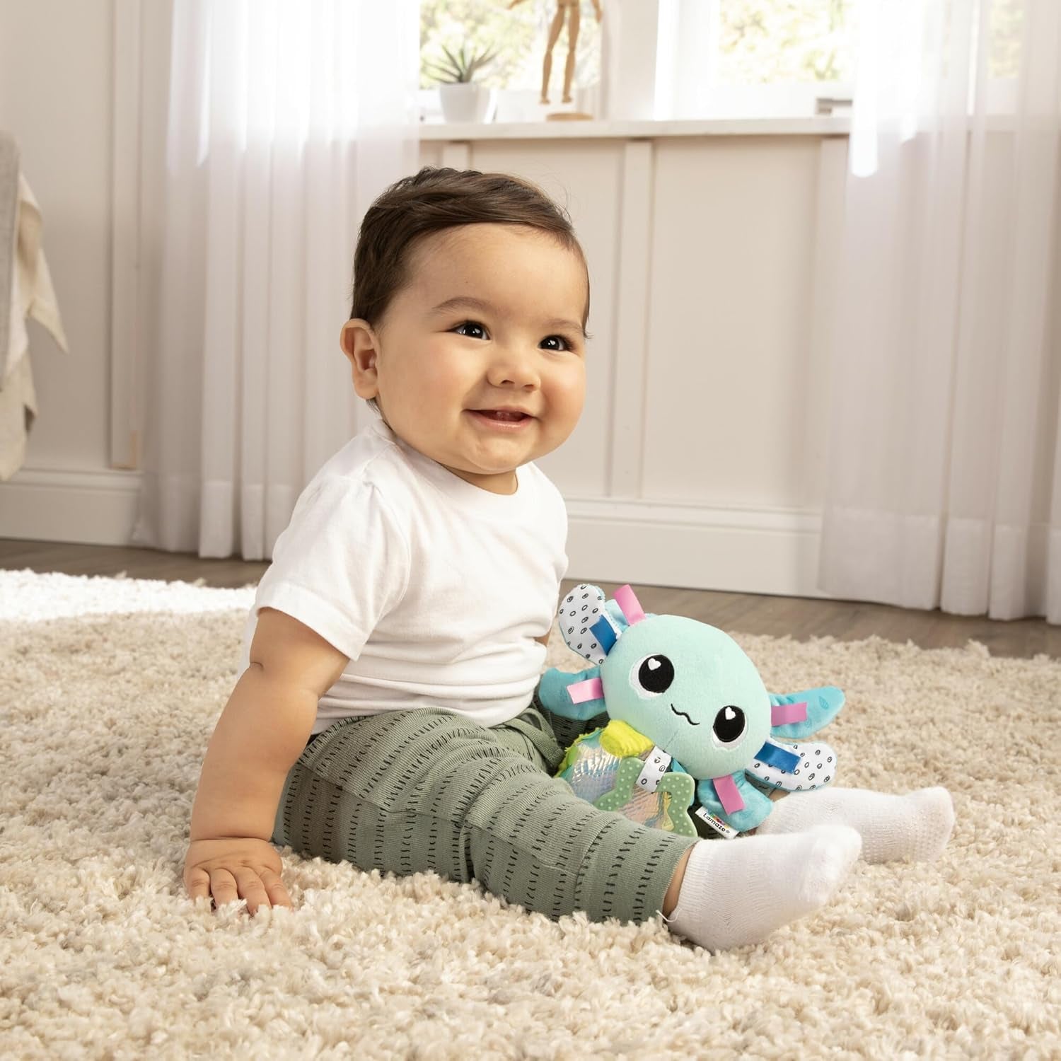 LAMAZE Alise Axolotl - Juguete para cochecito Clip & Go - Juguetes sensoriales para bebés - Juguetes de aprendizaje temprano para bebés de 0 a 6 meses - Diseñados por expertos para recién nacidos - Regalos para baby shower Bebe Naty Shop Toys