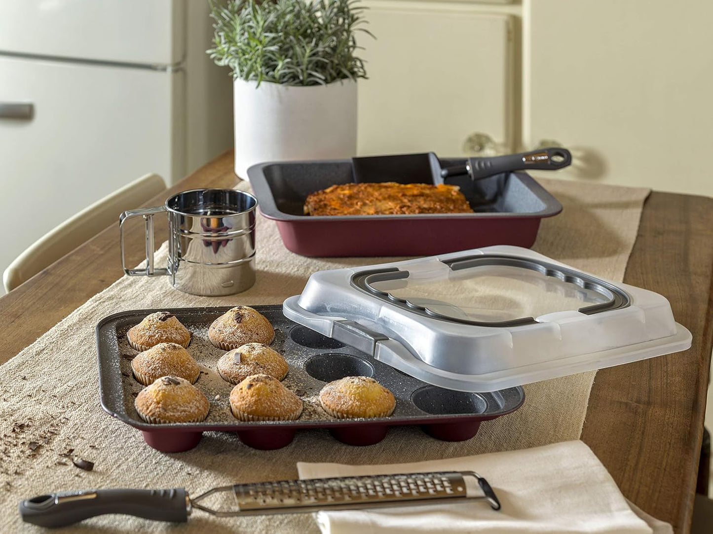 Bandeja de horno Sweet Cherry, para 12 muffins, con tapa, plástico acero, rojo cereza Bandejas y moldes para horno Naty Shop