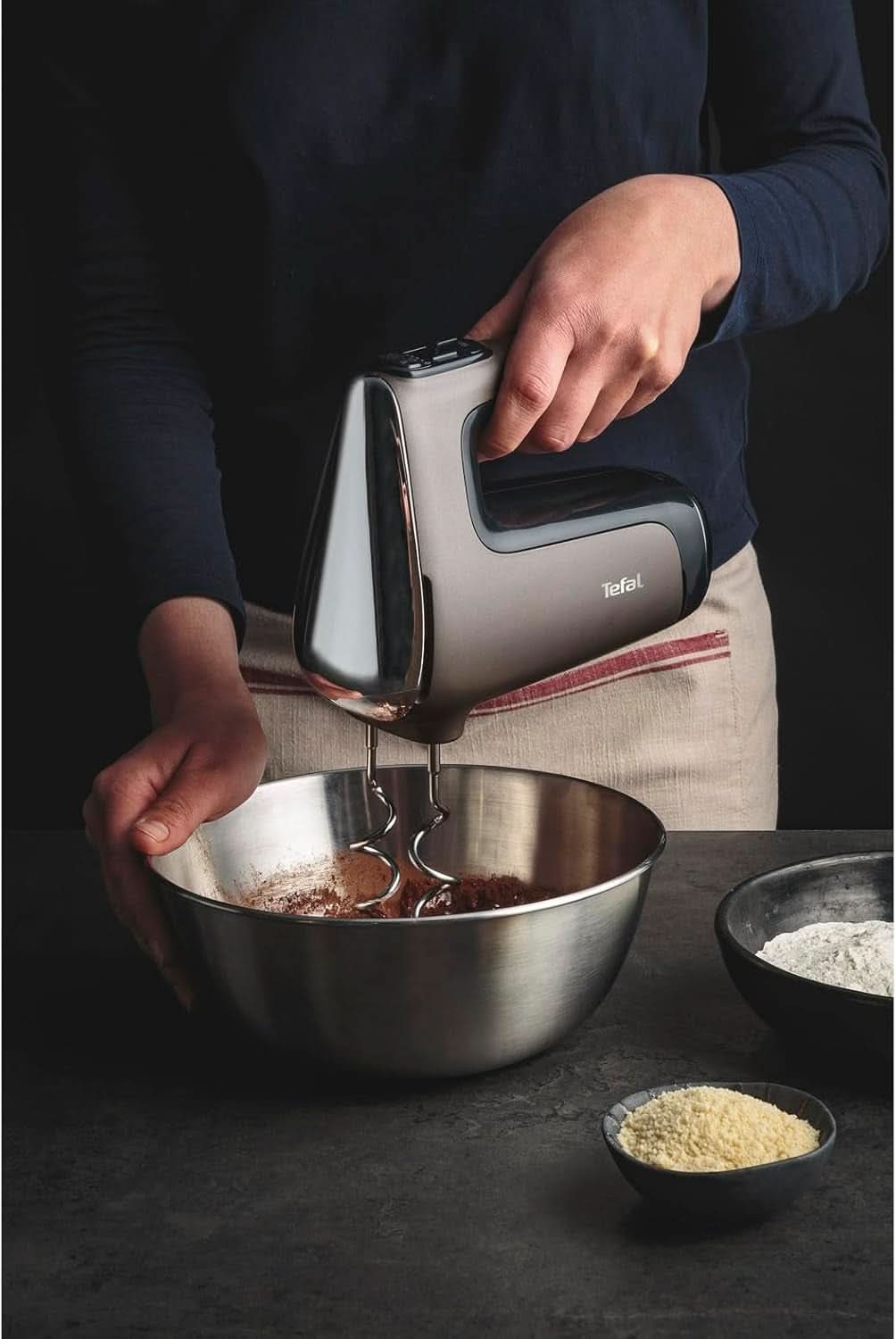 Batidora de mano Tefal HT650E Power Mix Silence | 600 vatios | Controlador de velocidad variable | Función Turbo y Auswurf | Motor de Ocio Extremo | incluido 2 Rührbesen y 2 Knethaken | Trigo Cocina Naty Tienda