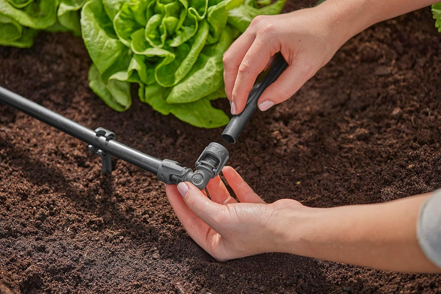 Sistema de riego por microgoteo Gardena, pieza en L de 13 mm (1/2"): conector de tubería para invertir tuberías de suministro de 13 mm, montaje sin herramientas, reutilizable (13202-20)