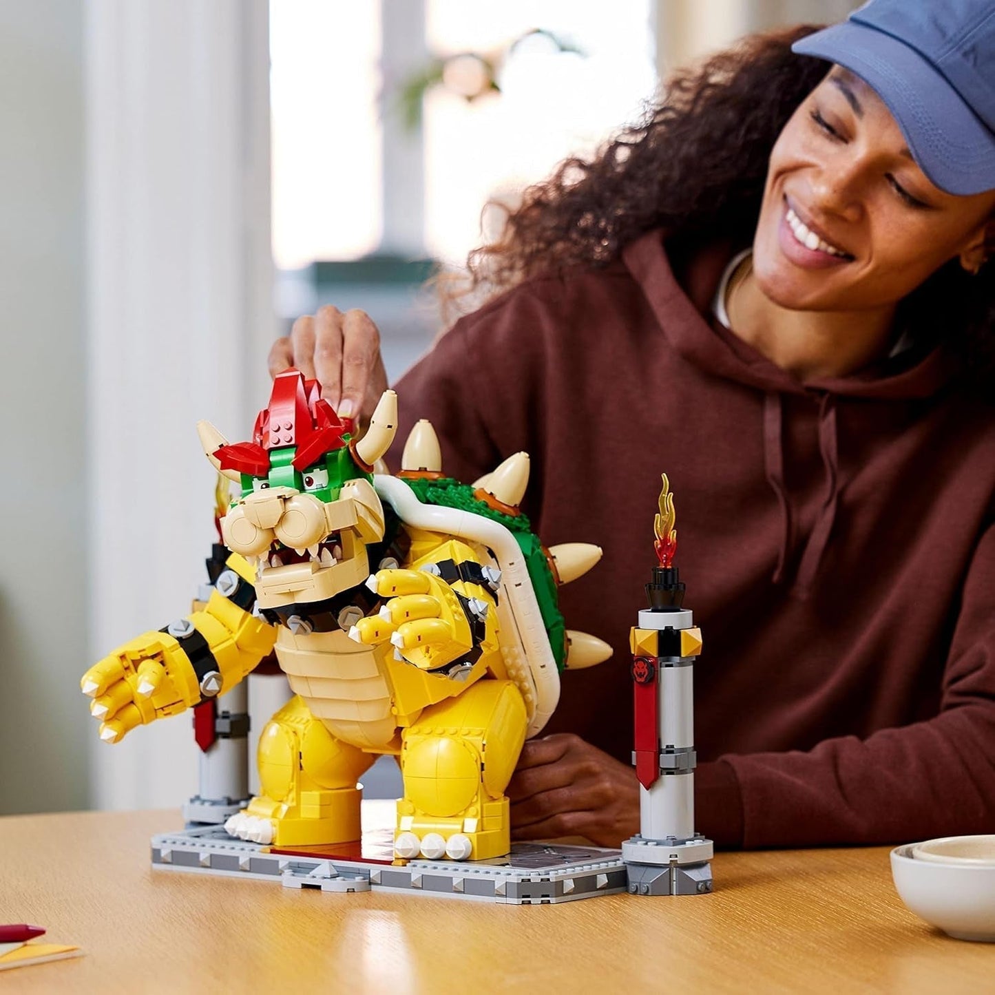 LEGO Super Mario The Mighty Bowser Kit de modelo 3D Conjunto grande de figuras de acción coleccionables que incluye plataforma de duelo Idea de regalo para fanáticos Exhibición como decoración de la habitación 71411 Juegos de construcción Besuche den LEGO-Store