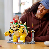 LEGO Super Mario The Mighty Bowser Kit de modelo 3D Conjunto grande de figuras de acción coleccionables que incluye plataforma de duelo Idea de regalo para fanáticos Exhibición como decoración de la habitación 71411 Juegos de construcción Besuche den LEGO-Store
