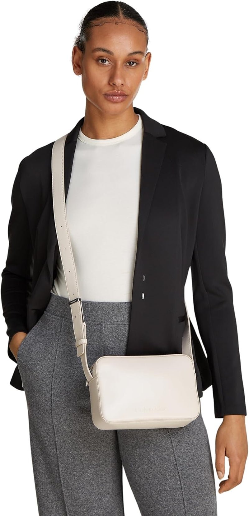 Bolso bandolera Calvin Klein Embossed Logo Camera Bag con cierre de cremallera Bolsos Mujer Naty Shop