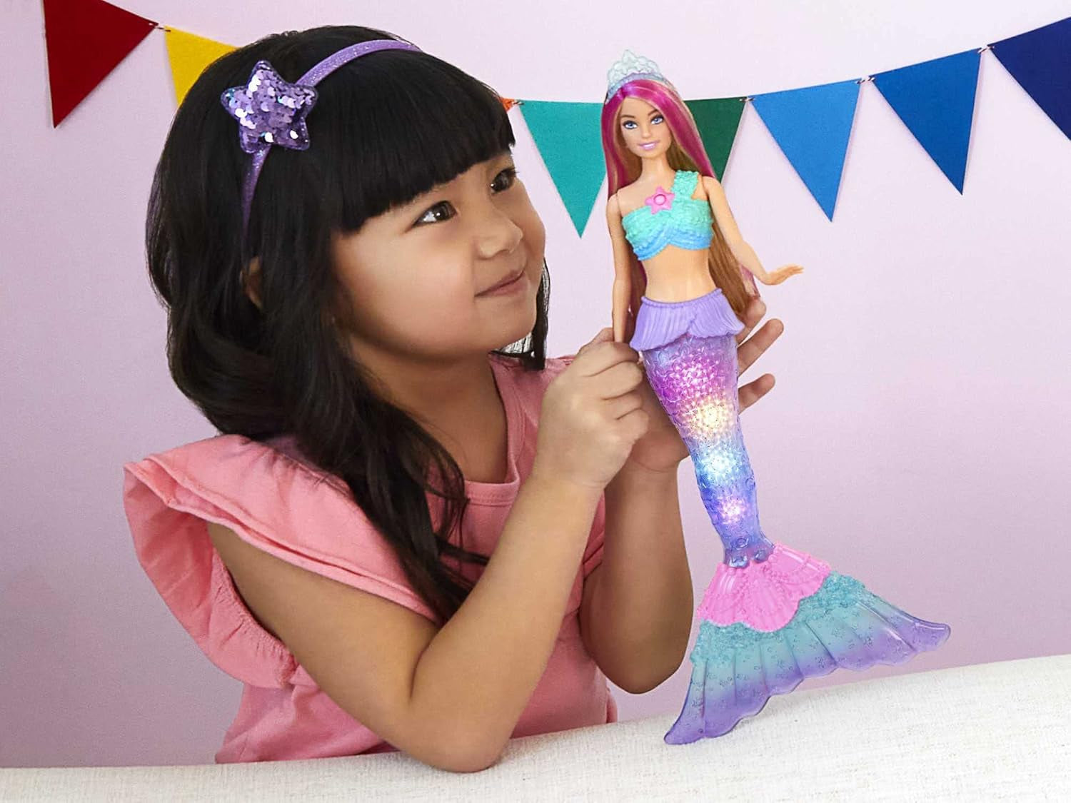 Barbie Dreamtopia Magic Light Sirena Muñeca con Pelo Rubio, Muñeca Barbie con Cola de Sirena, Adecuada como Regalo para Niños a Partir de 3 Años, HDJ36
