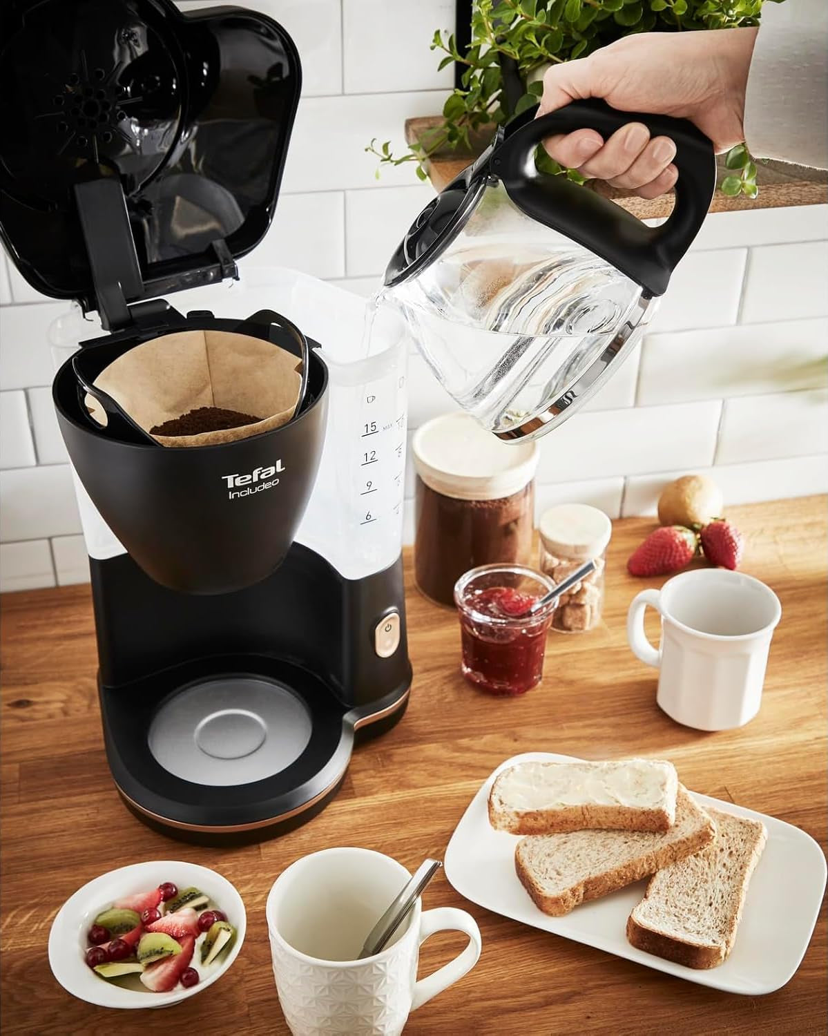 Tefal Cafetera espresso con filtro Includeo, Cafetera espresso extremadamente fácil de usar, Apta para diestros y zurdos, Apertura automática de la tapa, 1,25 L, 10 a 15 tazas, CM533811