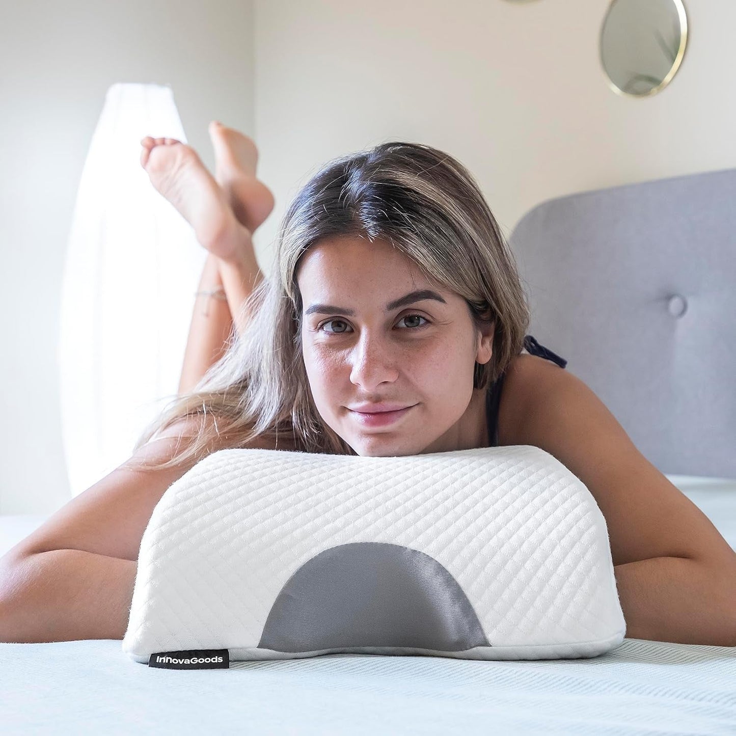 InnovaGoods - Almohada cervical viscoelástica para parejas, Diseño ergonómico para el relax en pareja, Viscoelástica para aliviar la presión, Funda desenfundable, Blanco, 36 x 12,5 x 30,5 cm, Viscoelástica
