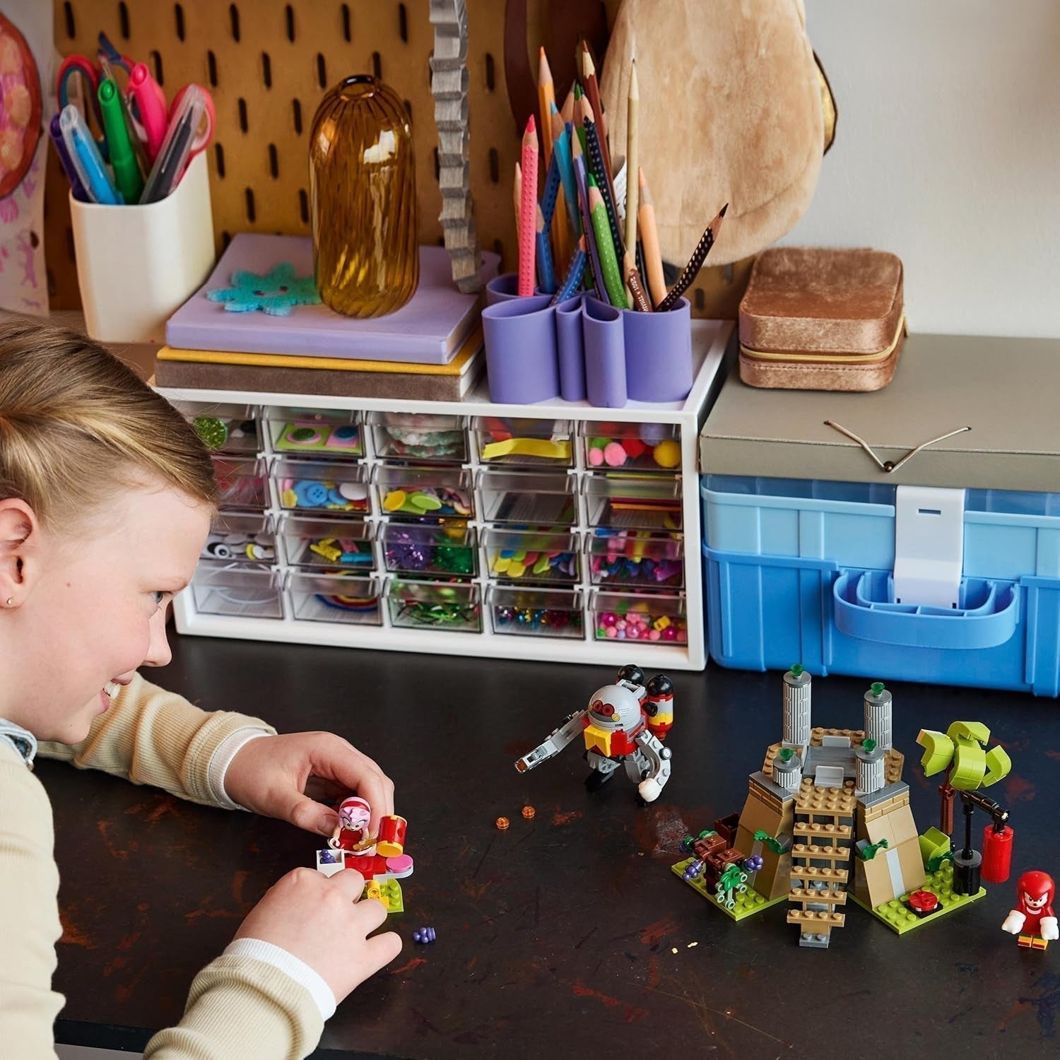 LEGO Sonic the Hedgehog Knuckles y el Santuario de la Maestra Esmeralda, juguete coleccionable, regalo para jugadores, juego de construcción de aventuras para niños y niñas de 8 años 76998 Juegos de construcción Besuche den LEGO-Store
