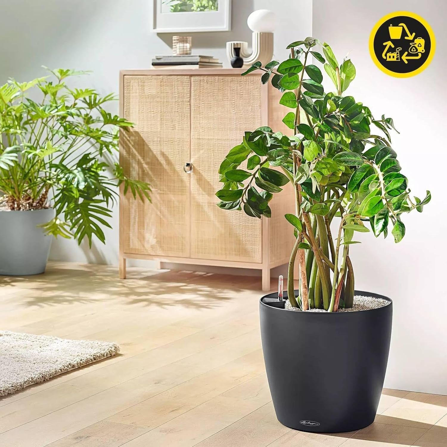 Jardinera LECHUZA Classico Color ECO 60 Gris Oscuro | Jardinera con sistema de riego e indicador de nivel de agua | Hecho de plástico 100% reciclado | Acabado mate | Ø 60 x 55,5 cm | 18955