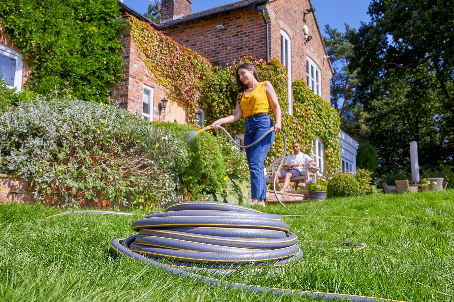 Manguera HOZELOCK - Ultramax 12,5 mm x 30 m, hasta 70 % de PVC reciclado, robusta, resistente a la intemperie, antitorsión, resistente a dobleces y aplastamientos, gris
