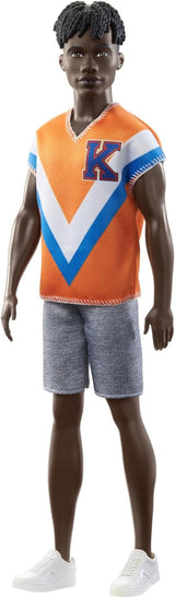 Muñeca Barbie Ken Fashionistas - Camiseta con estampado de cactus y palmeras, pantalón corto y zapatillas blancas, perfecta para aventuras con amigos y pasear por la ciudad, para niños de 3 años en adelante, HJT10 Naty Shop Dolls 0