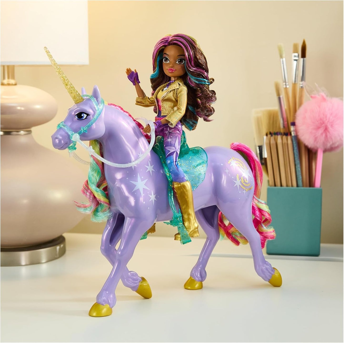 Wildstar Unicorn de Unicorn Academy: unicornio Sophia original de 28 cm de altura de la serie de Netflix con melena y cola reales, brida, silla y cepillo extraíbles, para edades de 4 años en adelante