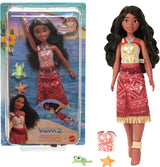 Mattel Toys Disney Moana 2 Tautai Moana Muñeca de moda para nadar con 2 accesorios, parte superior y piernas que cambian de color para movimientos de natación inspirados en la película JFF09