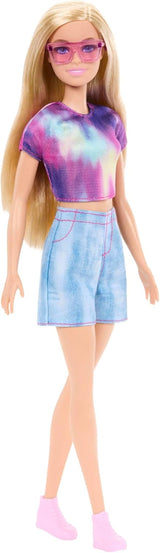 Muñeca Barbie Mysteries: Malibu Beach Detectives con atuendo y accesorios exclusivos, incluidas gafas de sol, JFV63