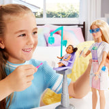 Muñeca Barbie Dentista, Muñeca de Moda con Cabello Rubio, Vestido Azul y Bata de Laboratorio, 1 Muñeca Infantil, Accesorios de Examen y Accesorios Surtidos, JCR74