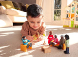 Hape Doll Family - Juego de accesorios para casa de muñecas de cuero oscuro de 6 piezas con figuras de madera y tela, juego de simulación, juguete educativo, juguete de aprendizaje interactivo para niños de 3 años en adelante