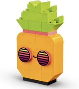 LEGO 11027 Classic Neon Creative Building Set, Brick Box Set, Juguete de construcción con modelos: coche, piña, extraterrestre, patines, figuras y más, para niños a partir de 5 años Juegos de construcción Besuche den LEGO-Store