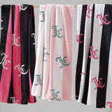 Juicy Couture Manta de felpa Cabana, 127,7 x 178,8 cm, lujosa manta de felpa de microfibra para máxima comodidad y calidez acogedora Juicy Couture Beds and Blankets