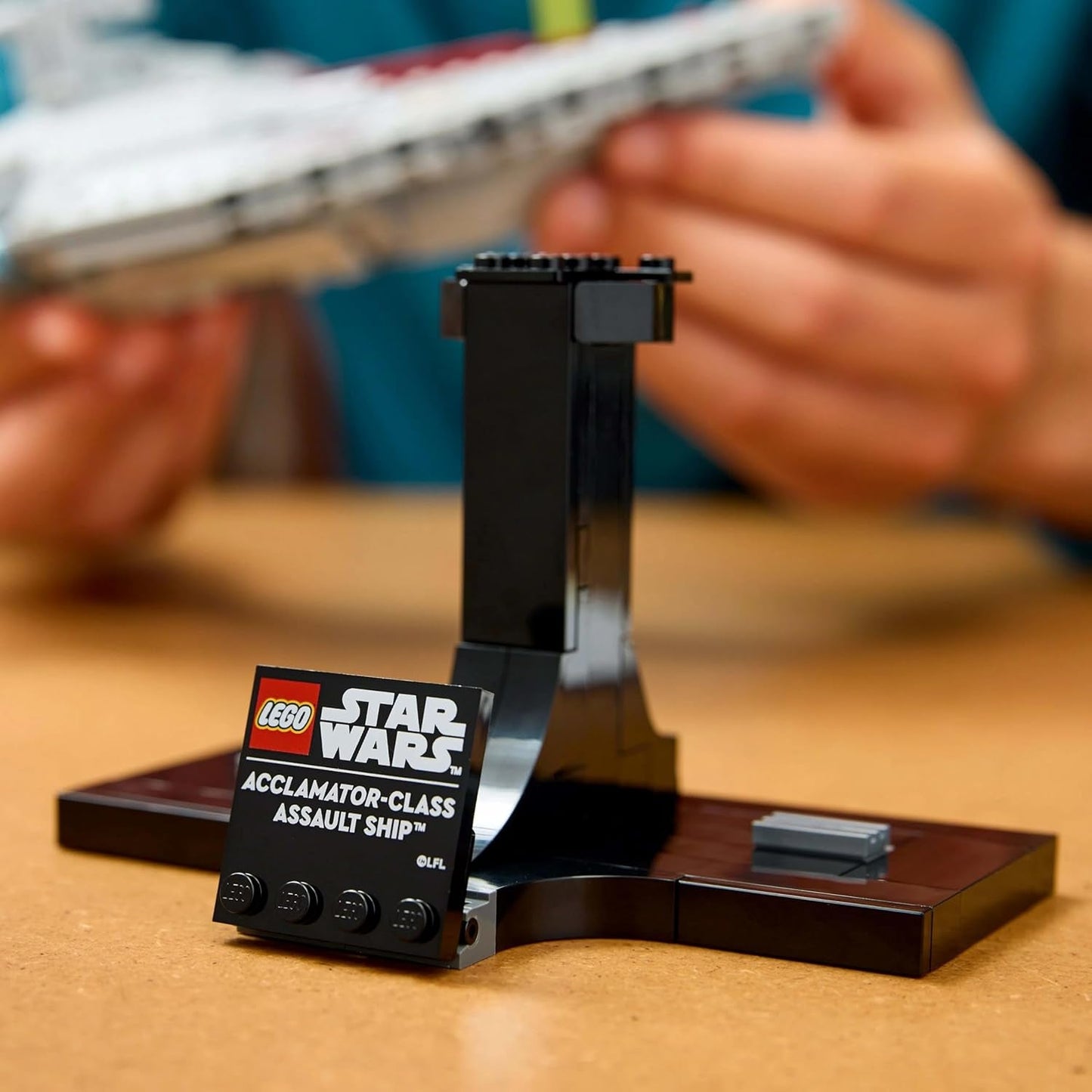 LEGO Star Wars 75404 Barco de Asalto Clase Acclamator de El Ataque de los Clones - Nave estelar para coleccionar, construir y exhibir - Set de construcción de fantasía - Regalo para fanáticos de adultos y adolescentes Juegos de construcción Besuche den LEGO-Store