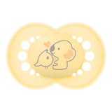 MAMÁ | Chupete original beige 18+ meses (paquete de 3) selección aleatoria de colores - Tetina simétrica de silicona ultrasuave - Chupete de bebé con forma anatómica para un desarrollo óptimo de la boca