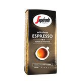 Segafredo Zanetti Selezione Espresso - Grano entero (paquete de 1kg) - Apto para todas las especialidades de café italiano - Tostado medio a oscuro, sabor fuerte e intenso