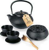 Juego de té Lumaland de 8 piezas | Tetera de hierro fundido Tetsubin de 1,4 litros | Calentador de hierro fundido | 2 tazas de té y 2 platillos | Juego de té japonés que incluye cuchara medidora de bambú e infusor de acero inoxidable.