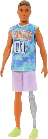 Muñeca Barbie Ken Fashionistas - Camiseta con estampado de cactus y palmeras, pantalones cortos y zapatillas blancas, perfecta para aventuras con amigos y paseos por la ciudad, a partir de 3 años, HJT10 Naty Shop Los Angeles Ken Dolls